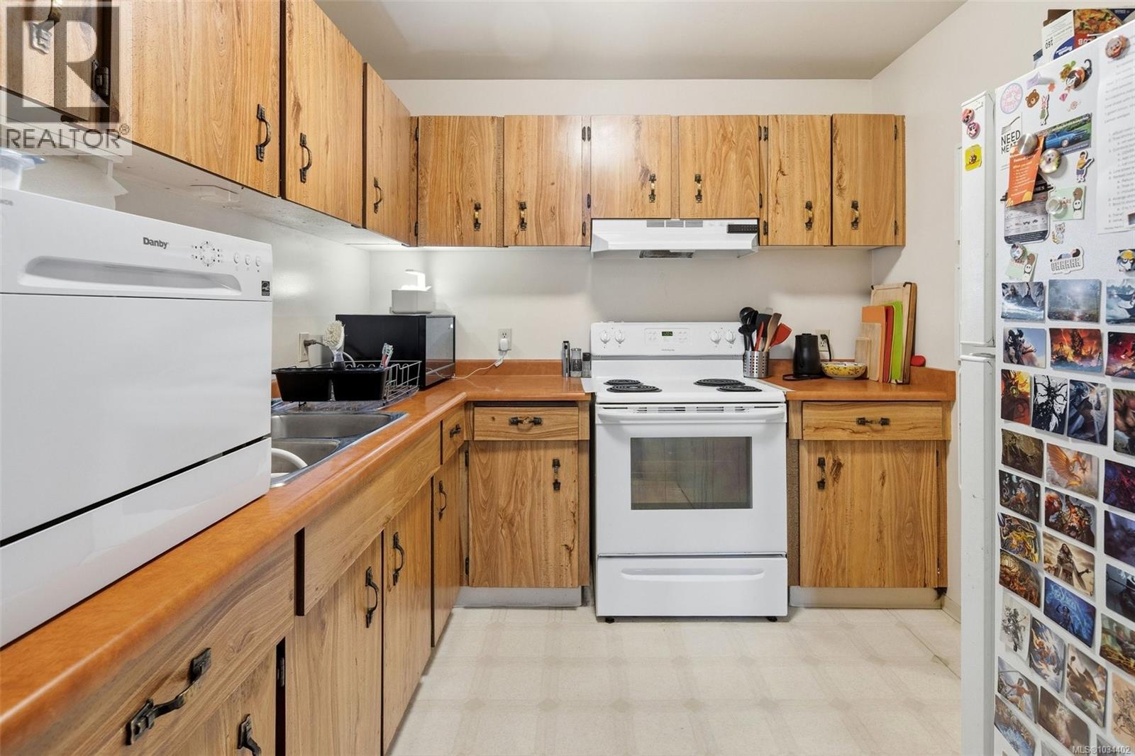 103 73 Gorge Road West, Saanich