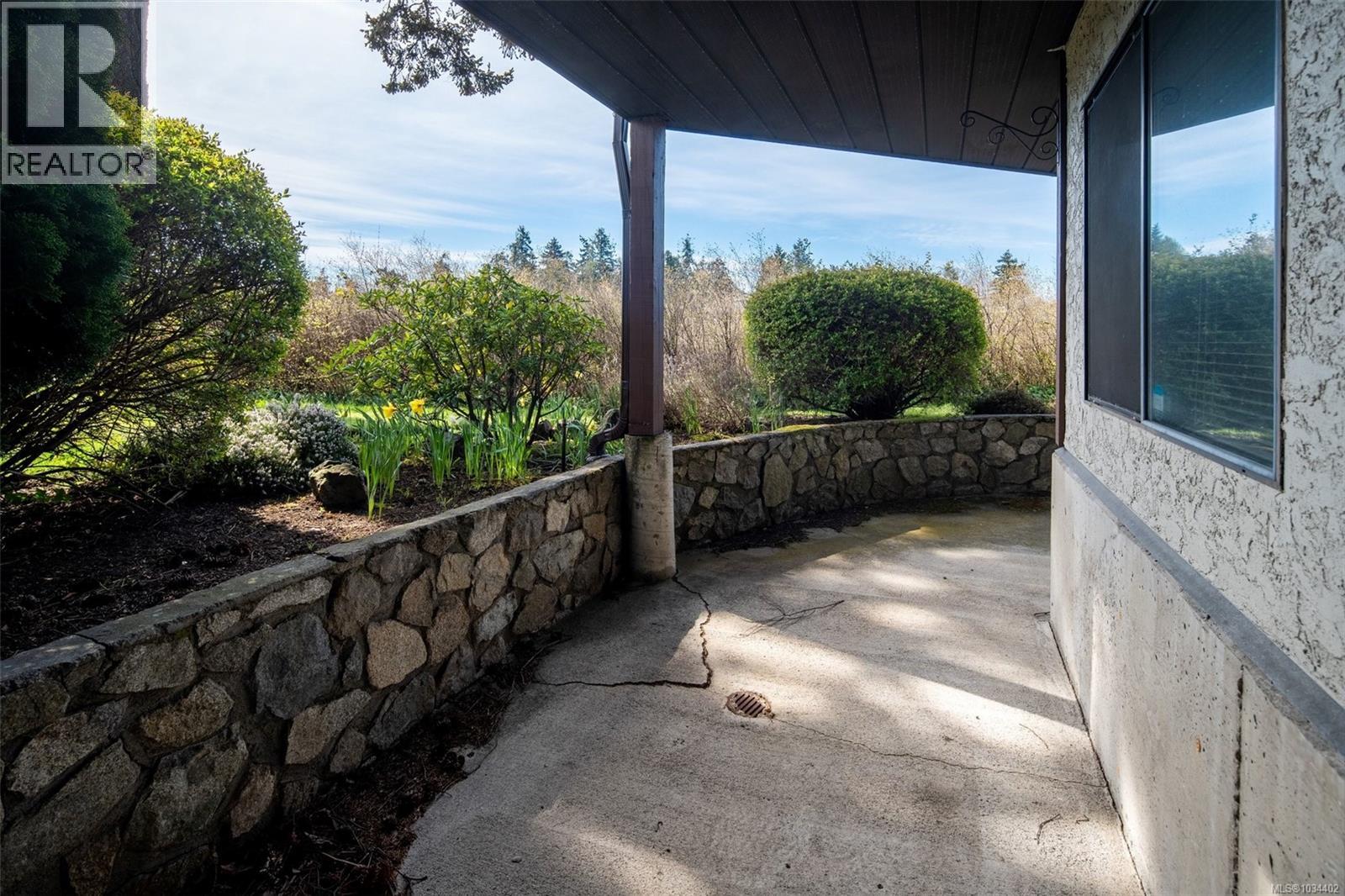 #103 73 Gorge Rd W - 22