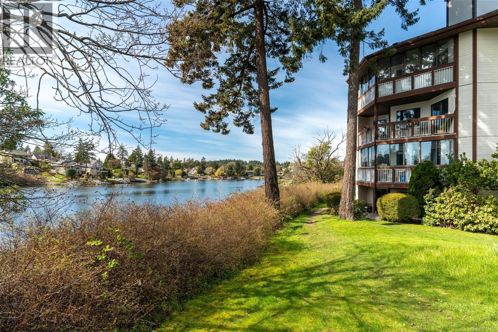 #103 73 Gorge Rd W - 24
