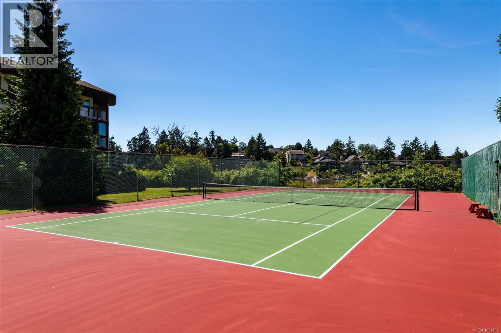 103 73 Gorge Road West, Saanich
