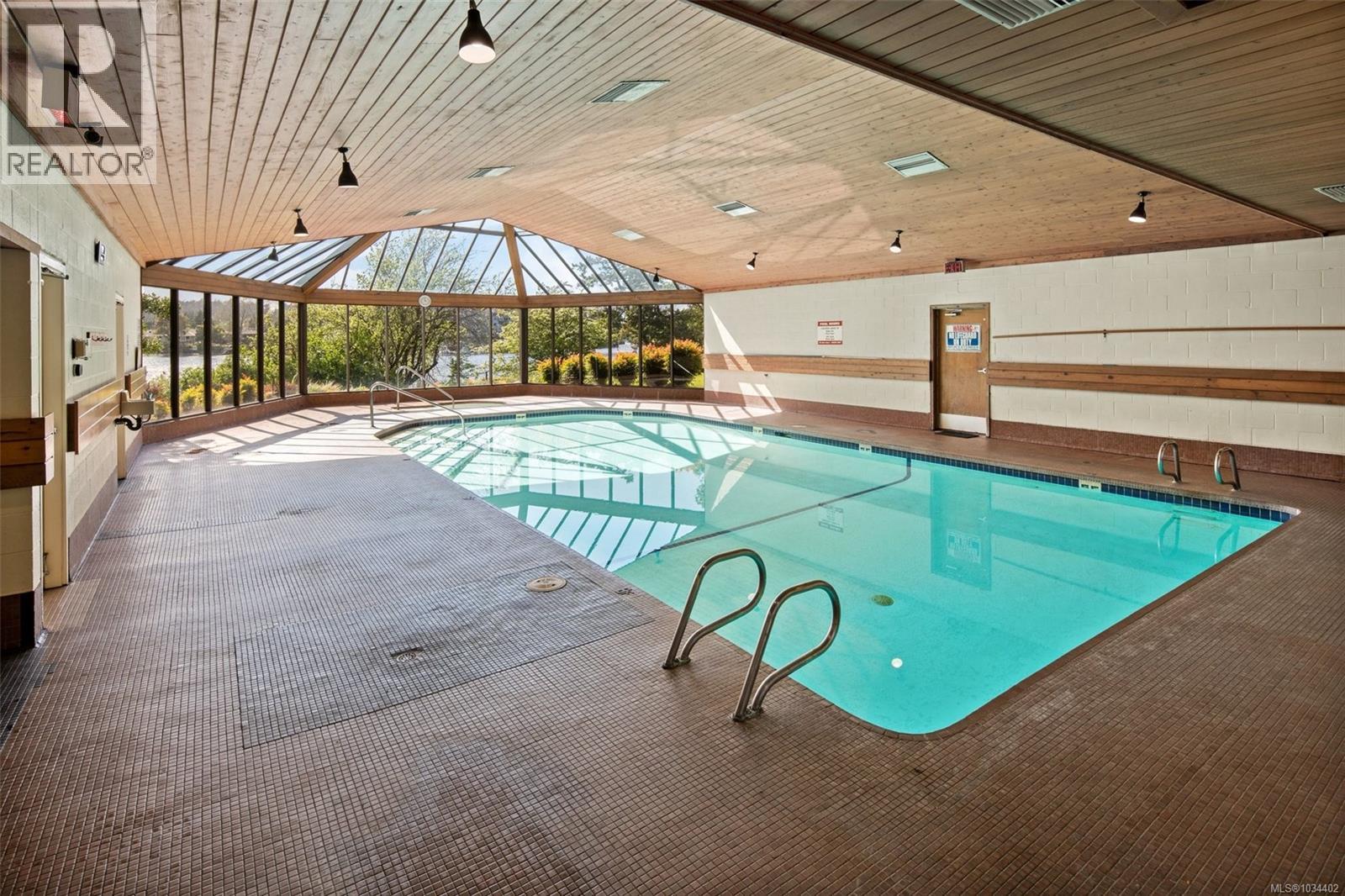 103 73 Gorge Road West, Saanich