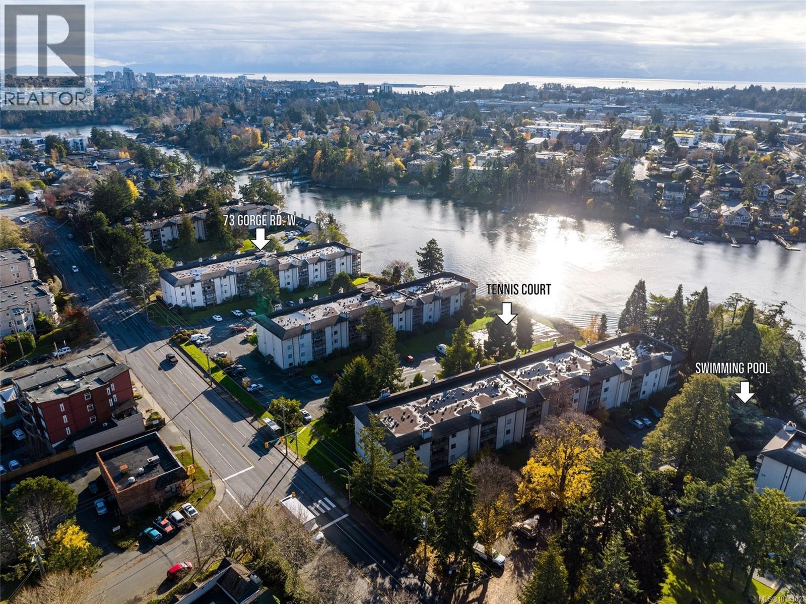 103 73 Gorge Road West, Saanich