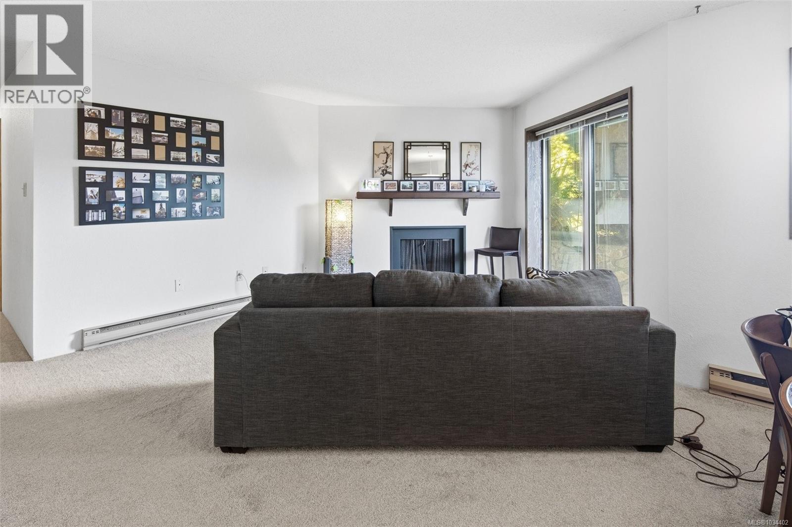 103 73 Gorge Road West, Saanich