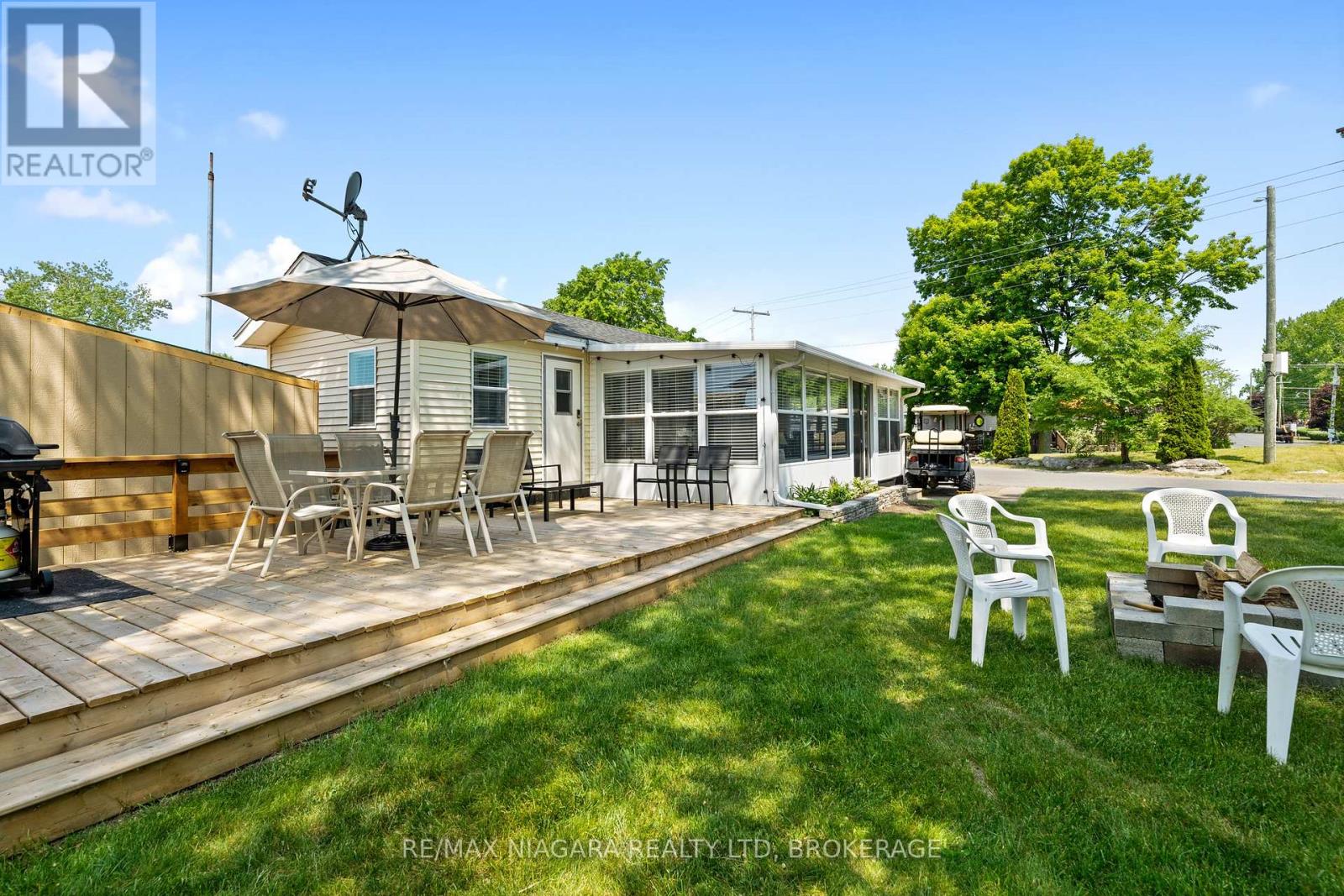 28 MARINER CRESCENT - 1