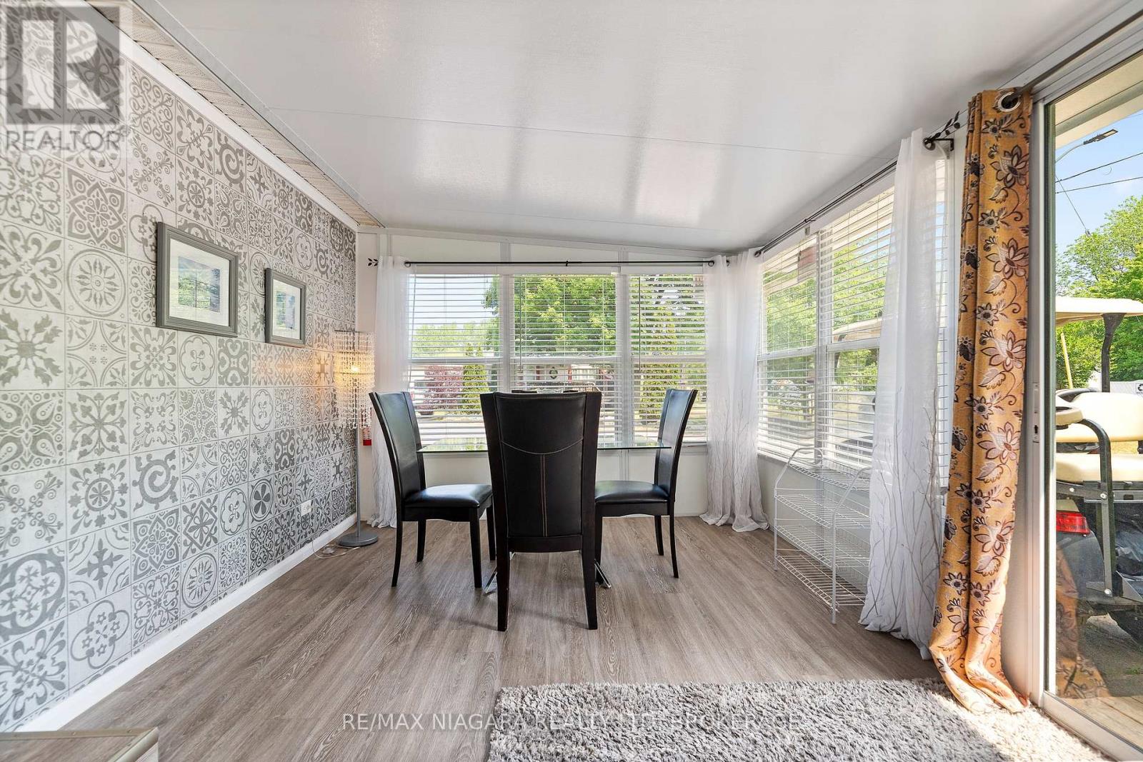 28 MARINER CRESCENT - 13