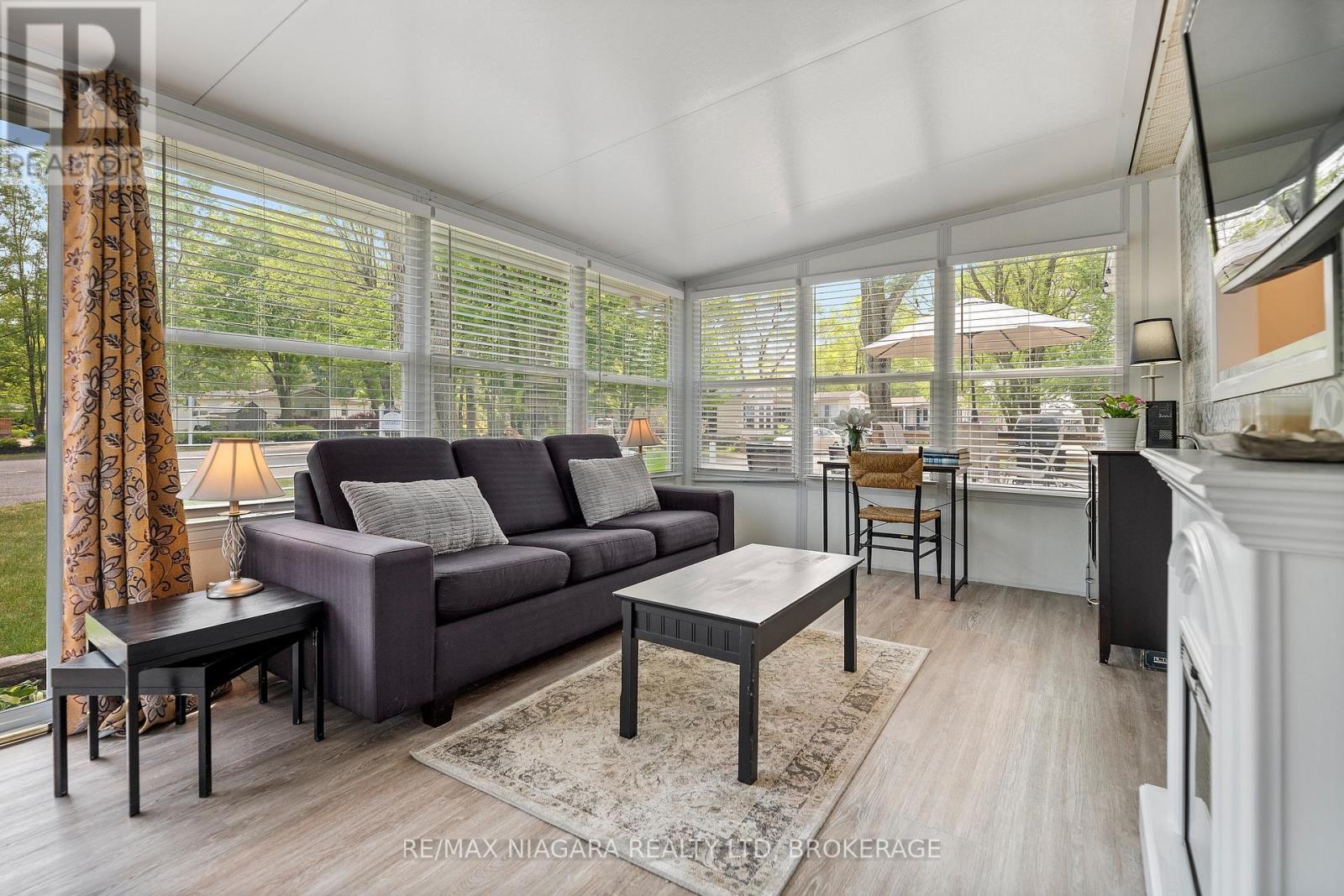 28 MARINER CRESCENT - 15