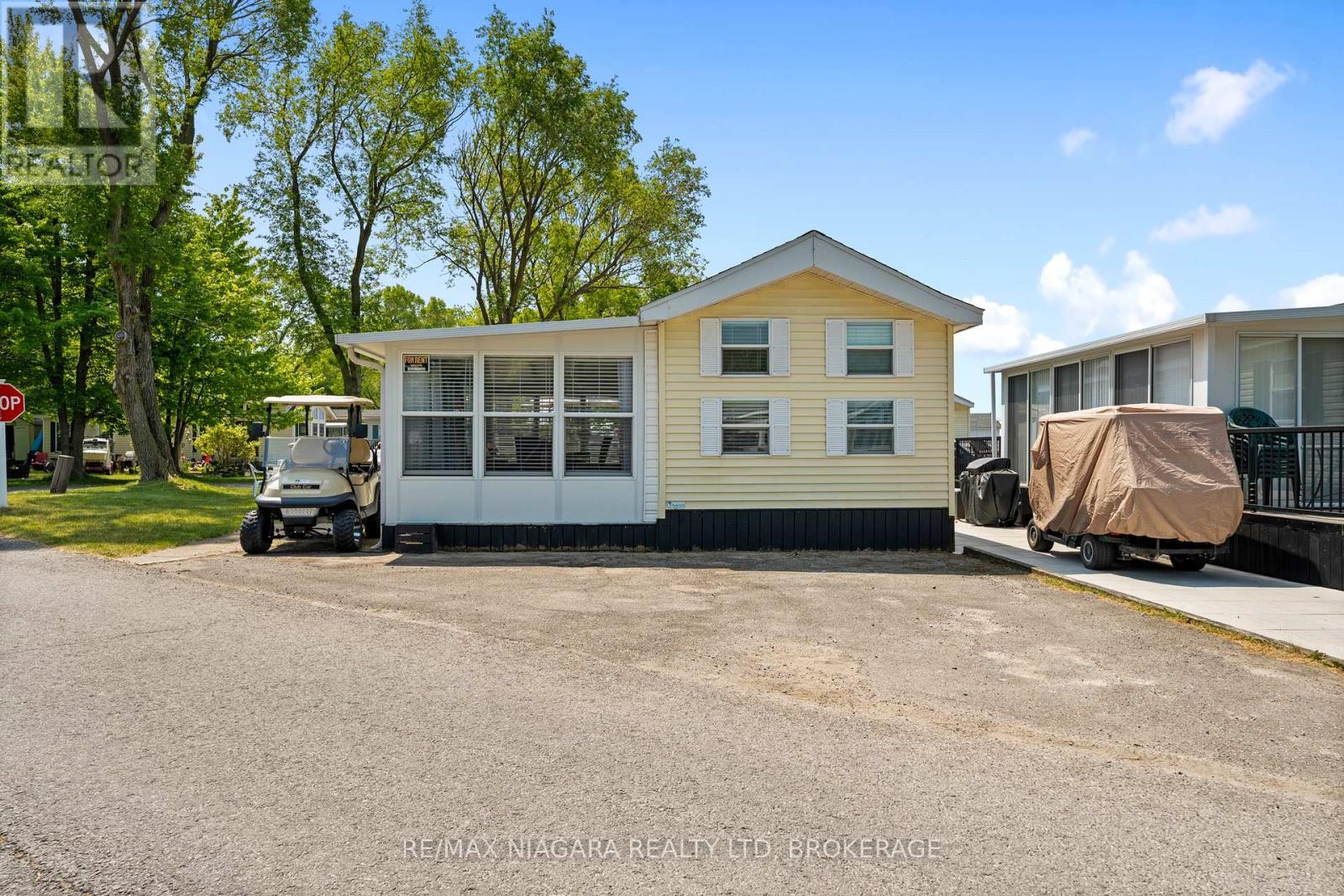 28 MARINER CRESCENT - 24