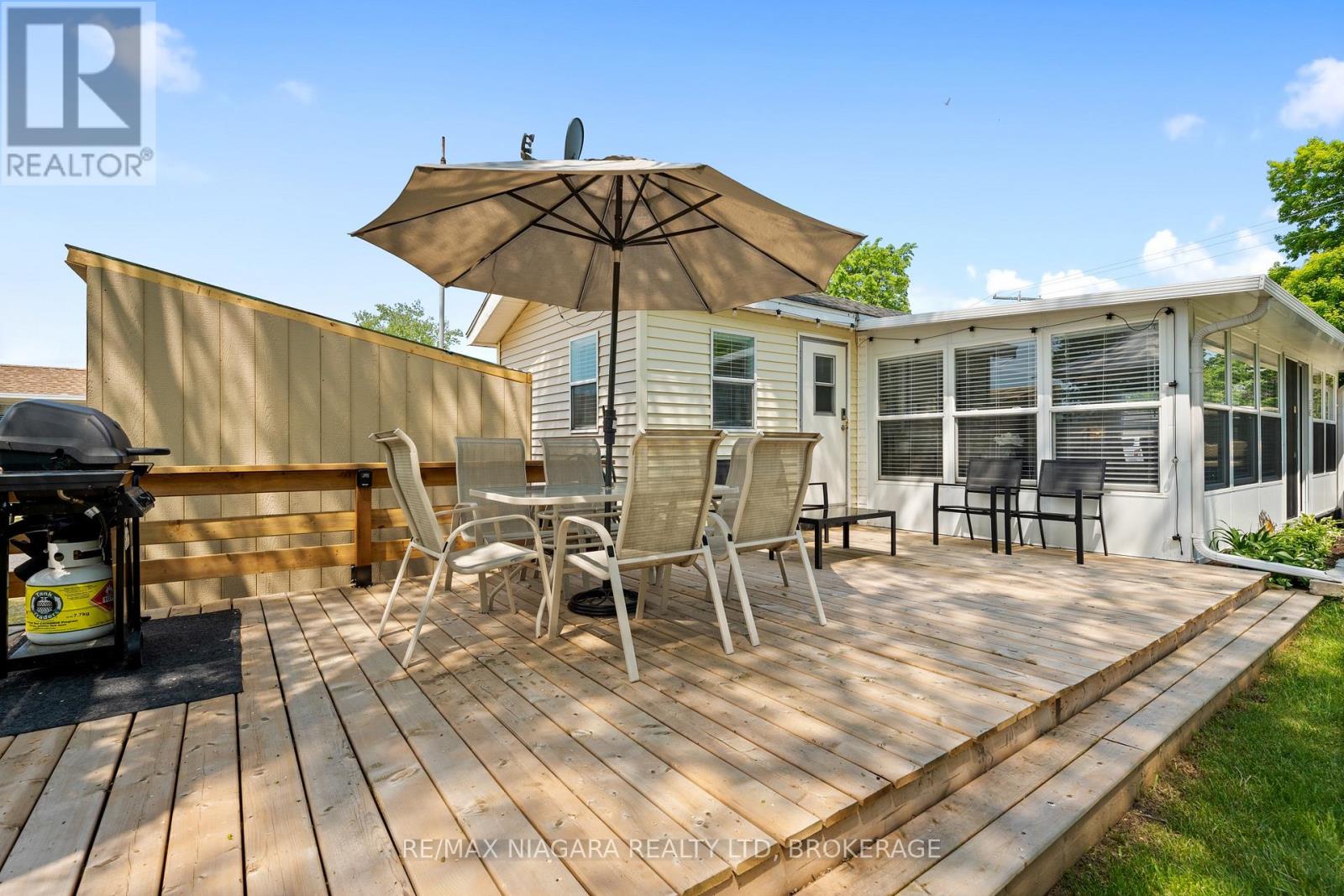 28 MARINER CRESCENT - 31