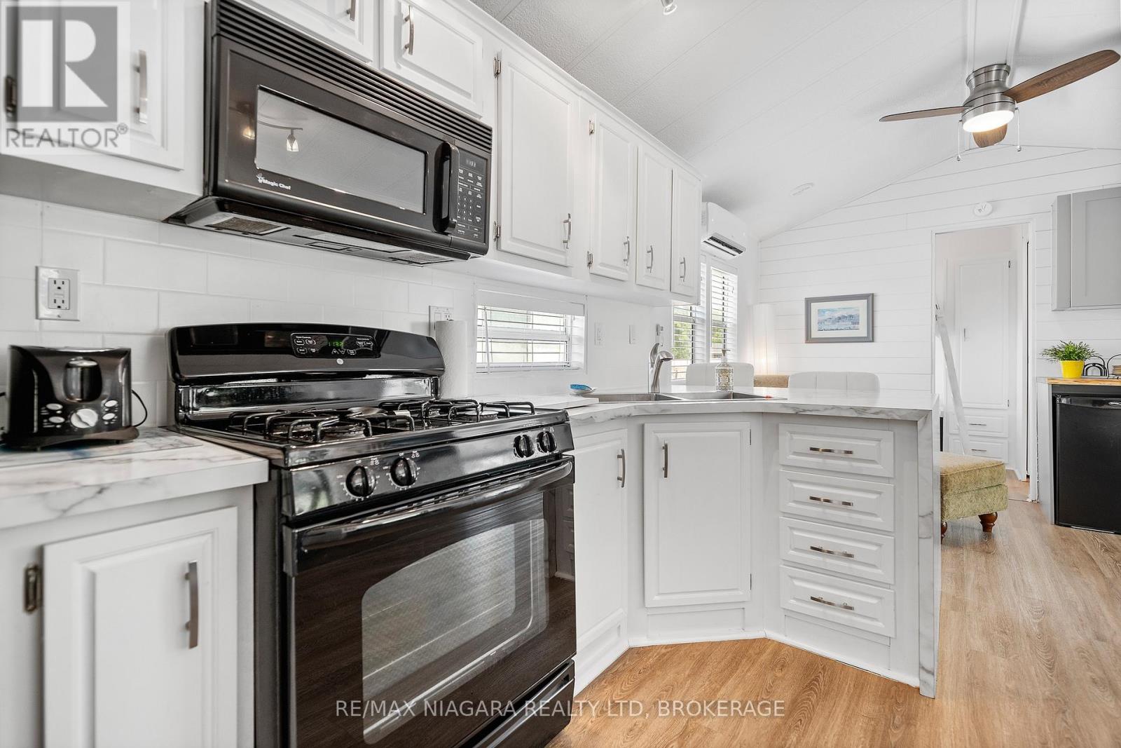 28 MARINER CRESCENT - 7