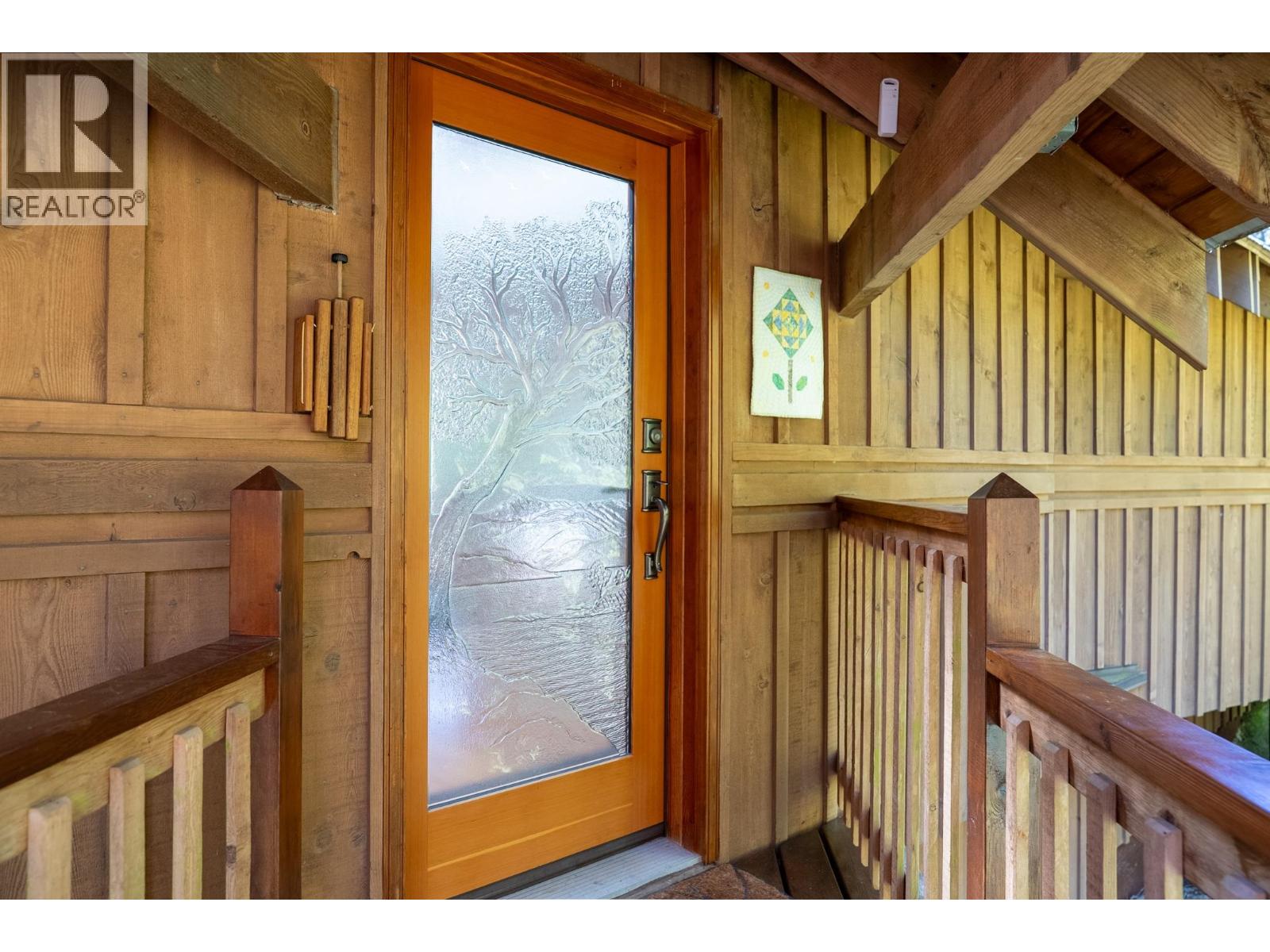 486 BLUFF WAY, Mayne Island