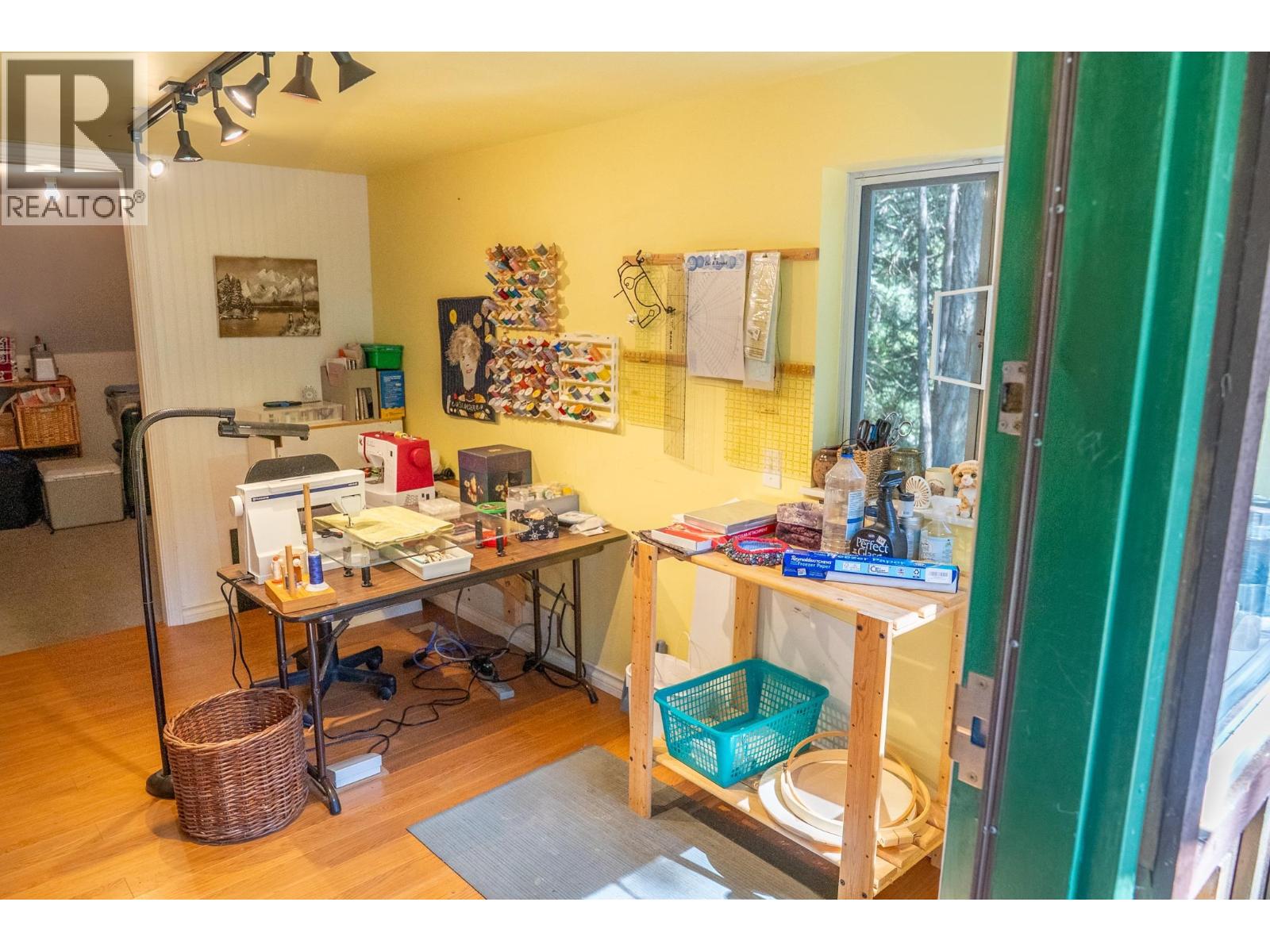 486 BLUFF WAY, Mayne Island