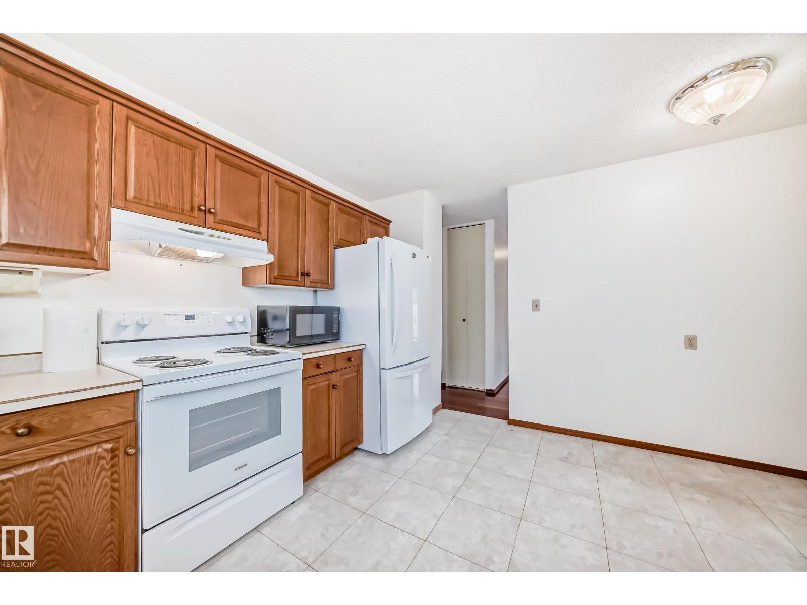 11739 152A AV NW, Edmonton