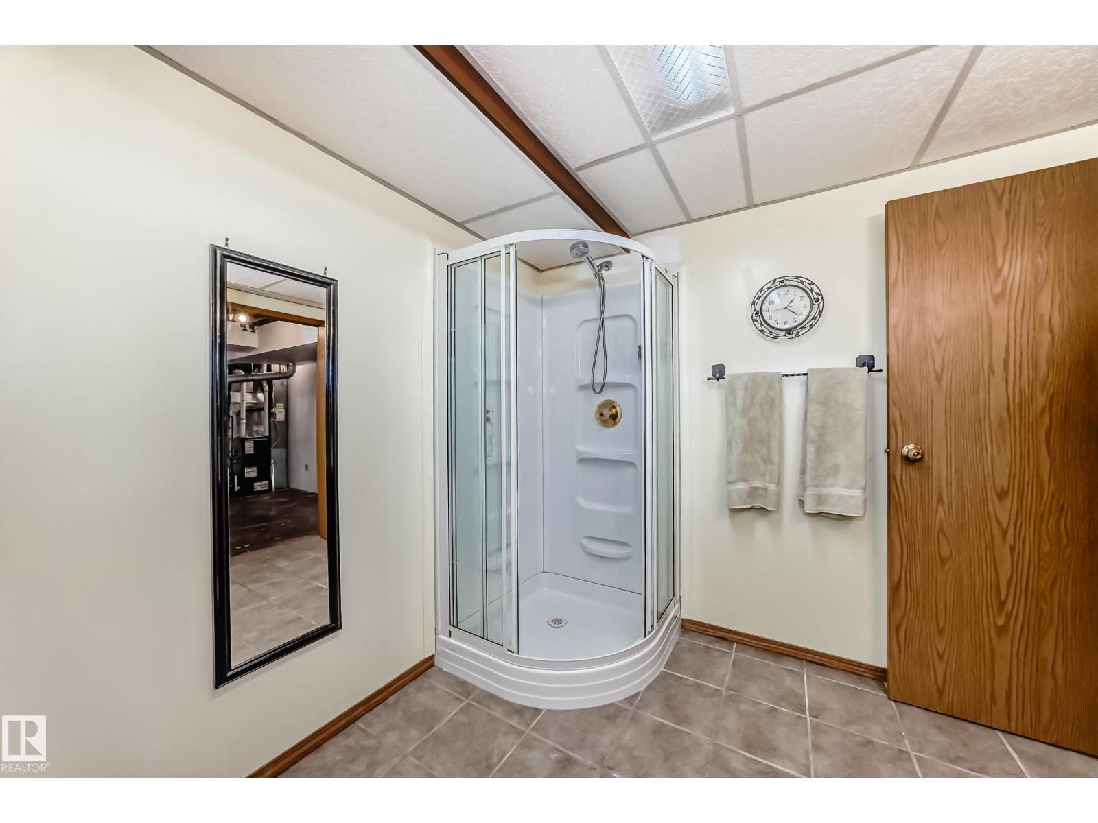 11739 152A AV NW, Edmonton