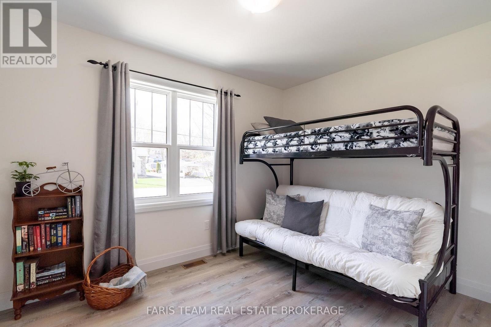 753 FIFTH AVENUE - 23