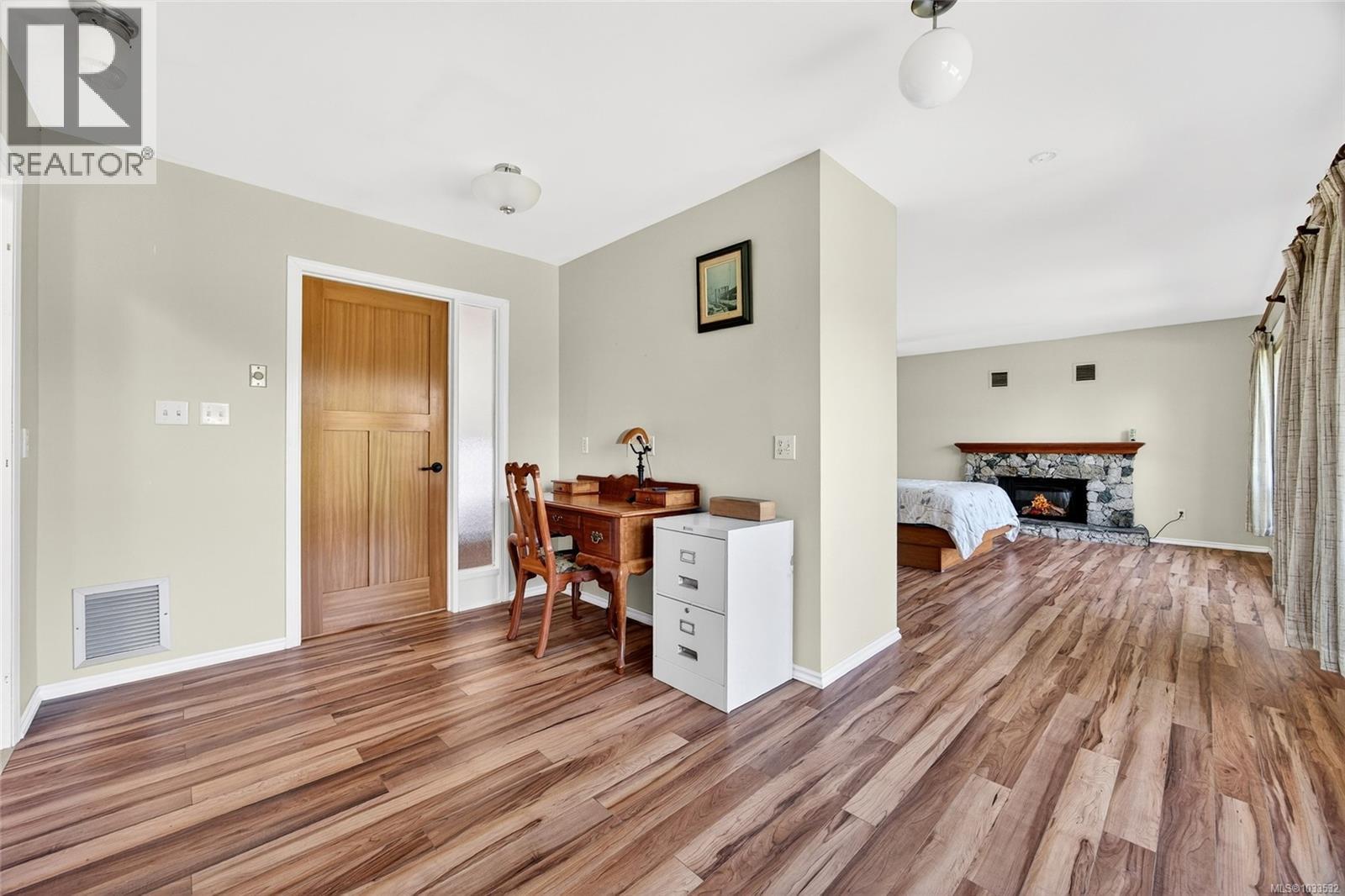  251 Price Road, Salt Spring