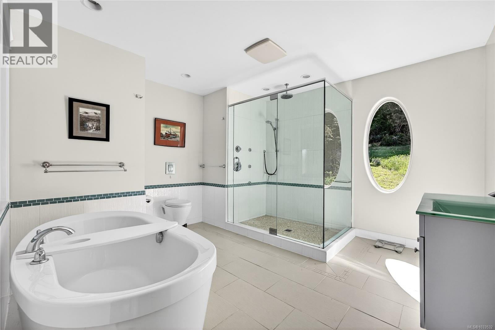  251 Price Road, Salt Spring