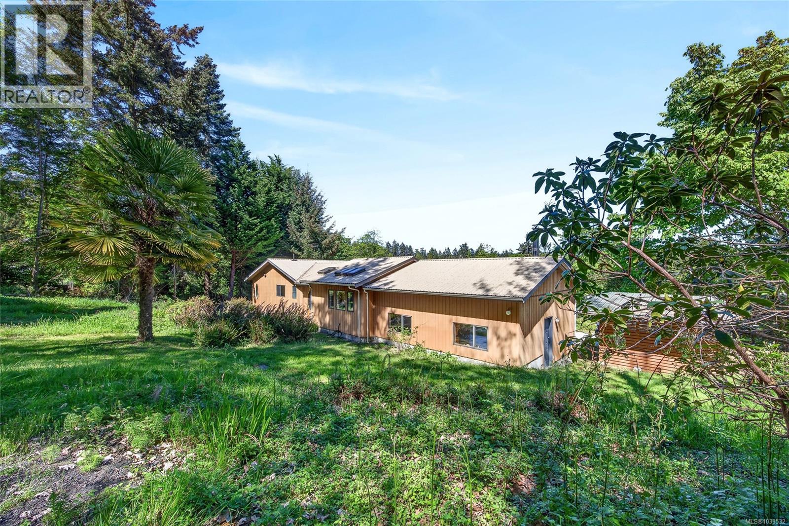  251 Price Road, Salt Spring