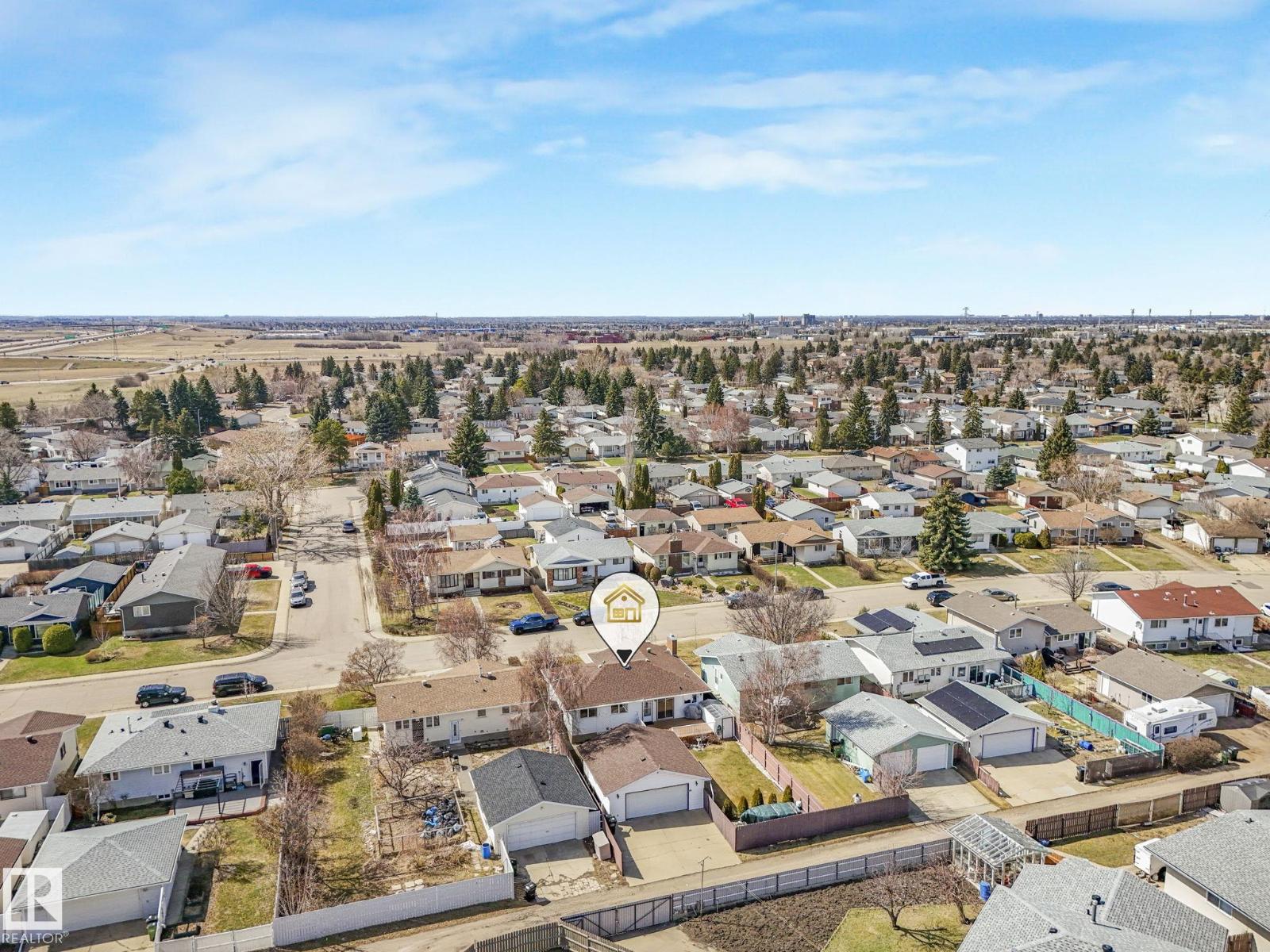 1027 77 ST NW, Edmonton