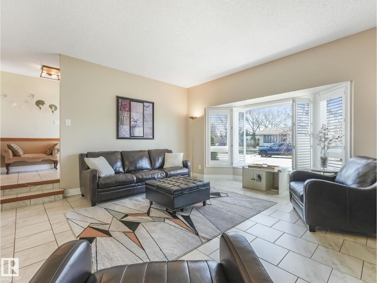 1027 77 ST NW, Edmonton