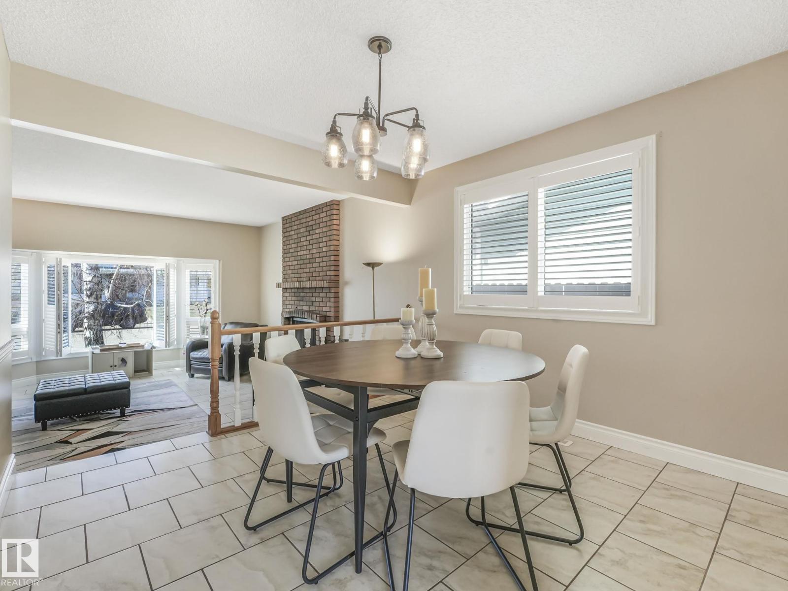 1027 77 ST NW, Edmonton