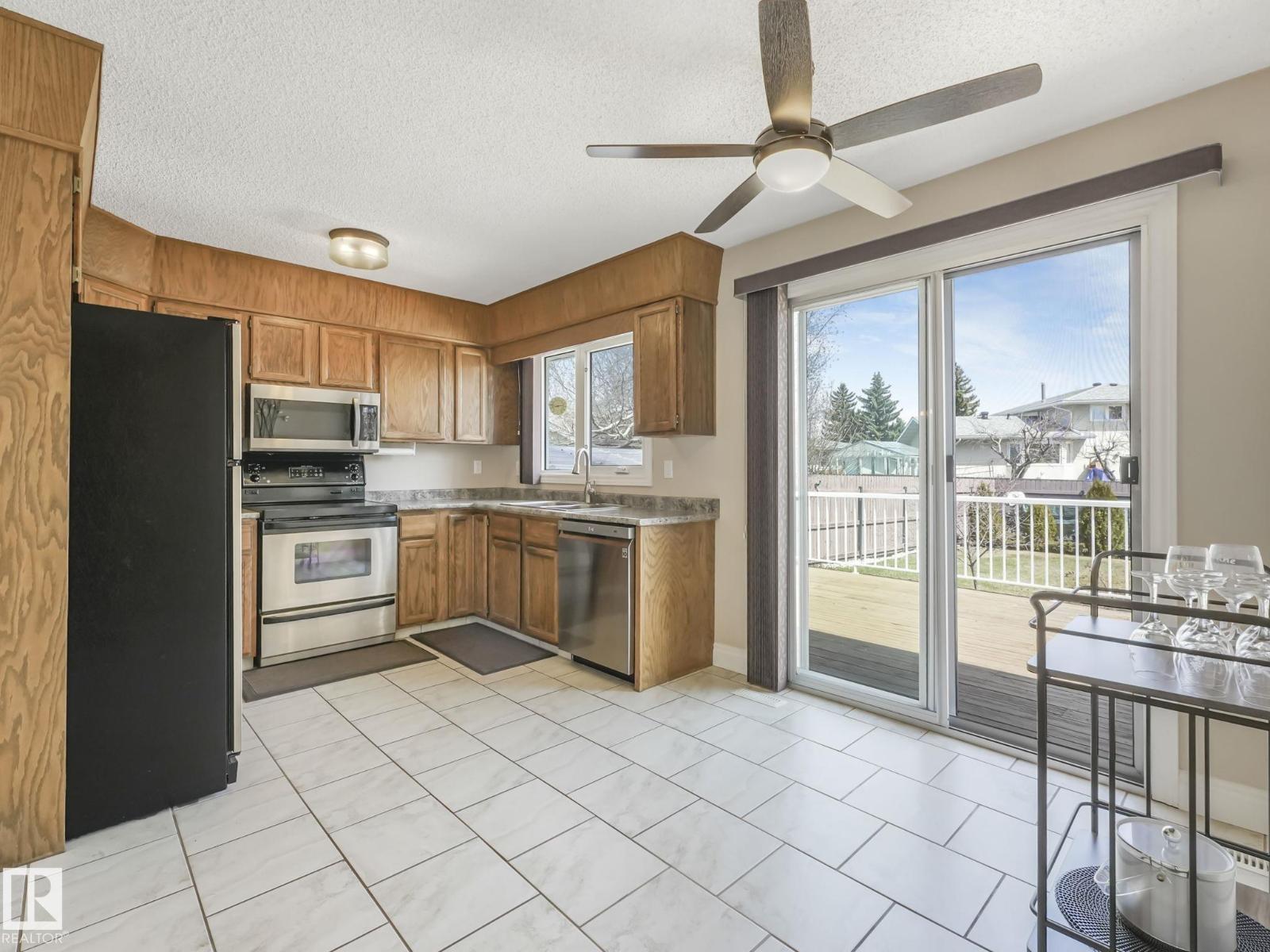 1027 77 ST NW, Edmonton