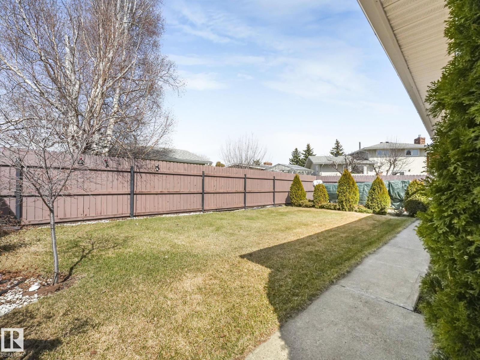1027 77 ST NW, Edmonton