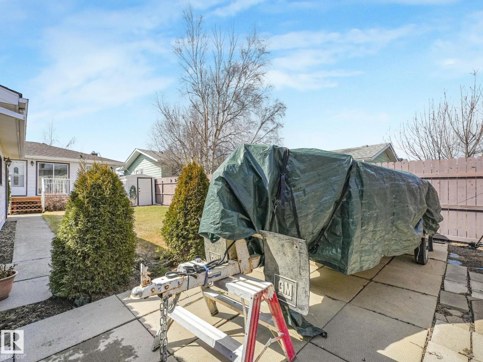 1027 77 ST NW, Edmonton
