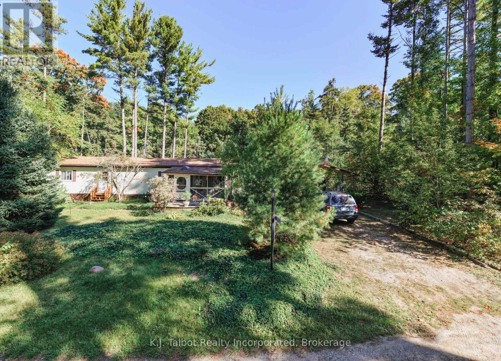 213 CHESTNUT DRIVE S - 35