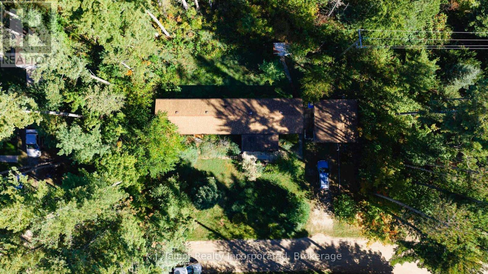 213 CHESTNUT DRIVE S - 36