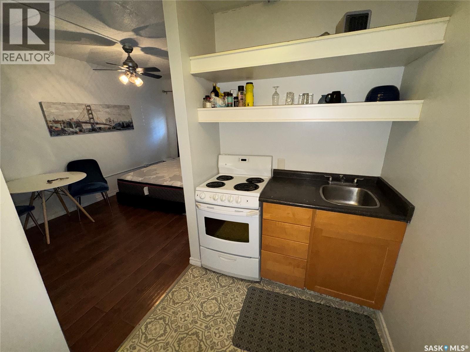 #2A 2125 LORNE STREET - 6