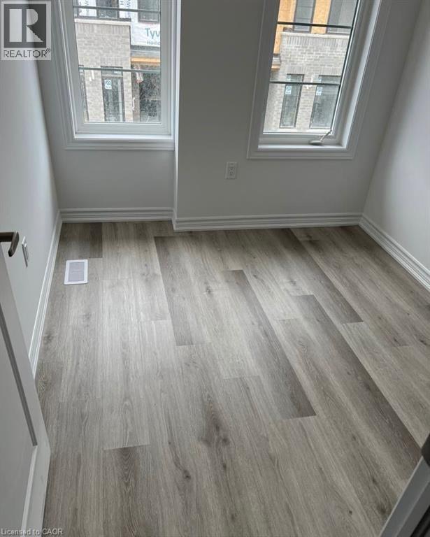 461 BLACKBURN Drive Unit# 102, Brantford, Ontario, N3T0W9 — Photo 13
