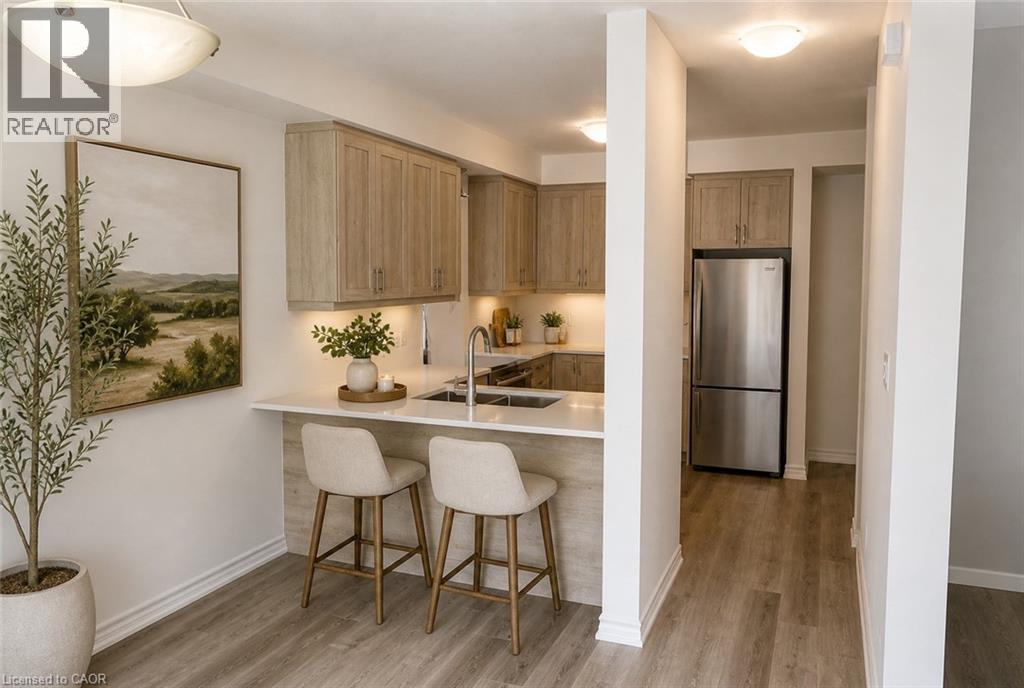 461 BLACKBURN Drive Unit# 102, Brantford, Ontario, N3T0W9 — Photo 4
