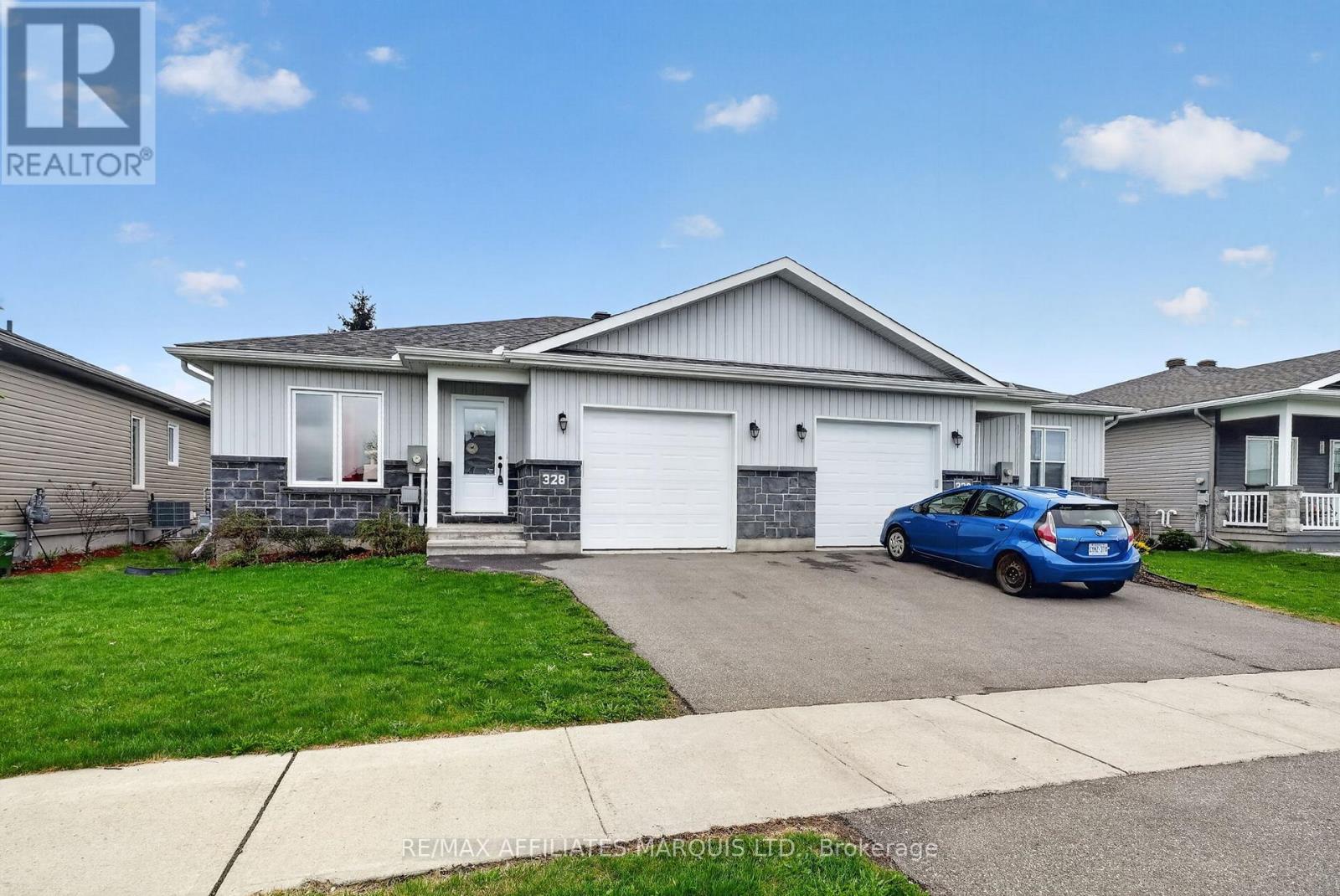 328 BELFORT CRESCENT - 2