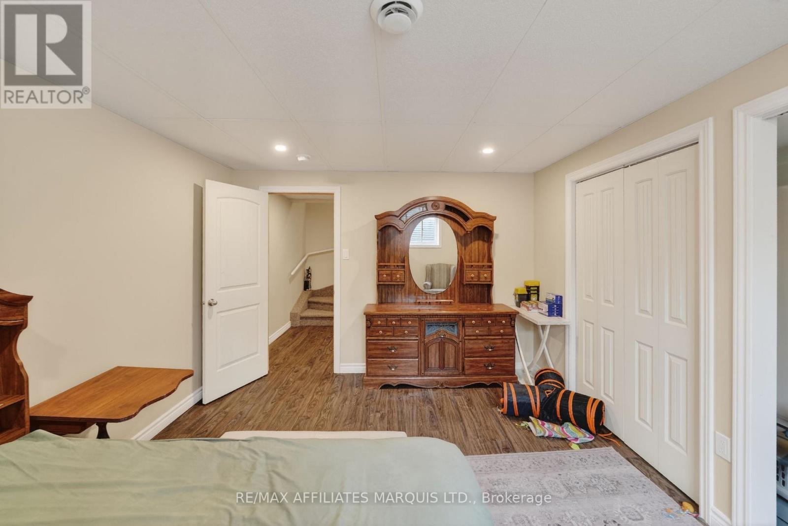 328 BELFORT CRESCENT - 23