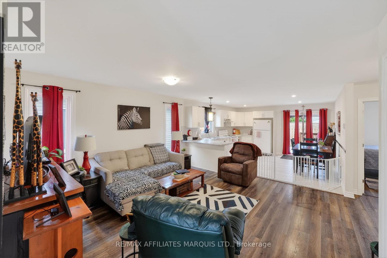 328 BELFORT CRESCENT - 6