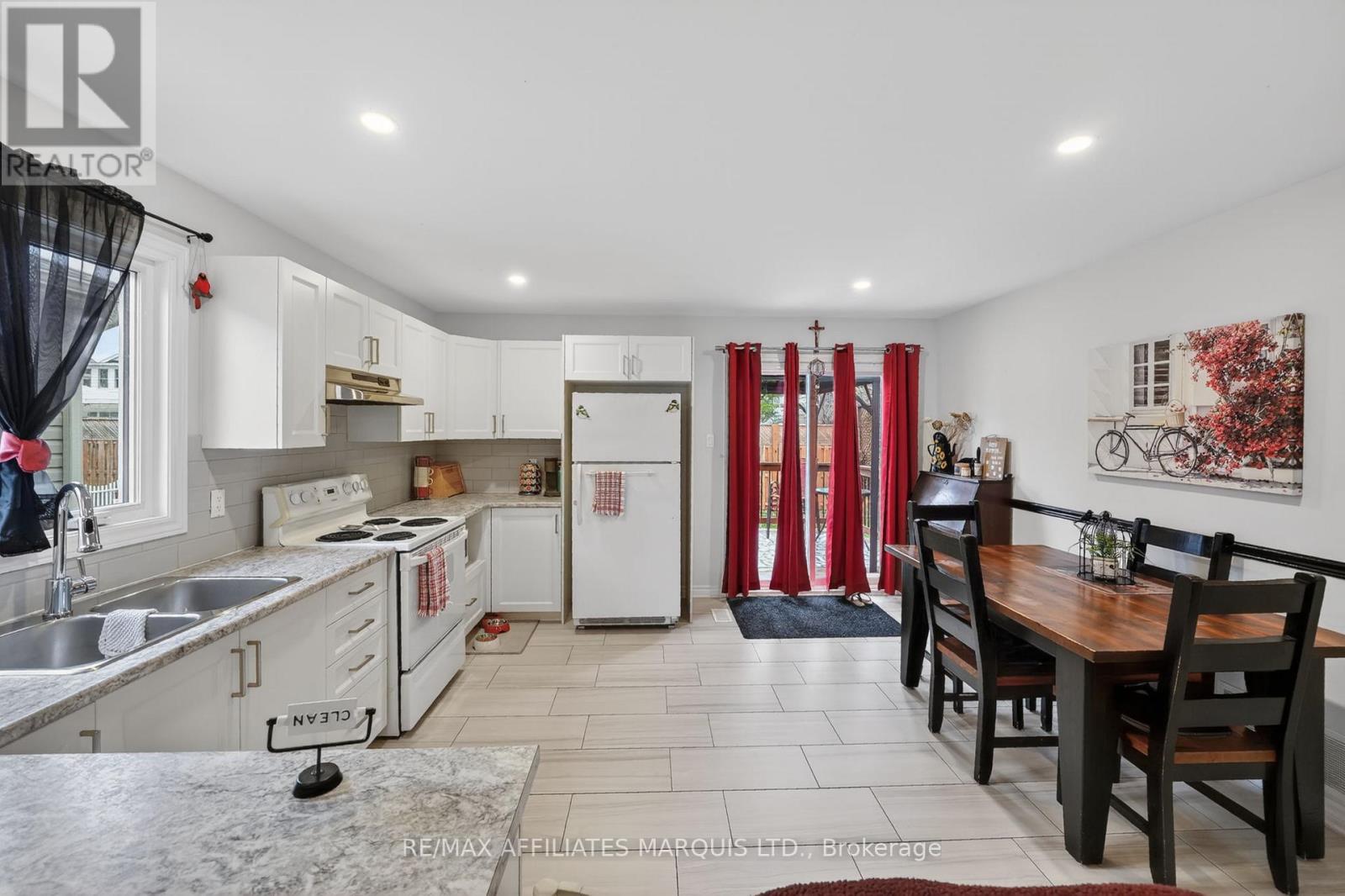 328 BELFORT CRESCENT - 9