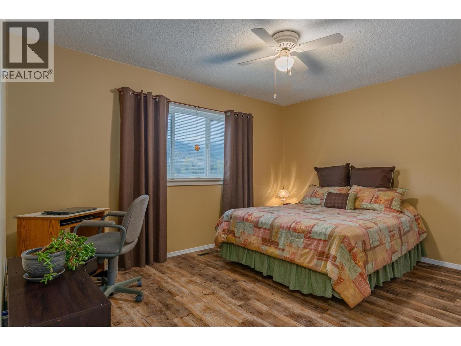 1224 Third Avenue, Trail