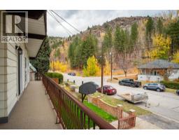 1224 Third Avenue, Trail, BC V1R1P2 Photo 32