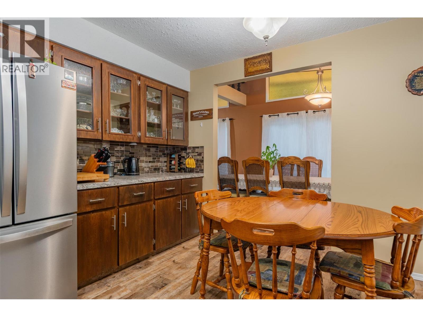 1224 Third Avenue, Trail