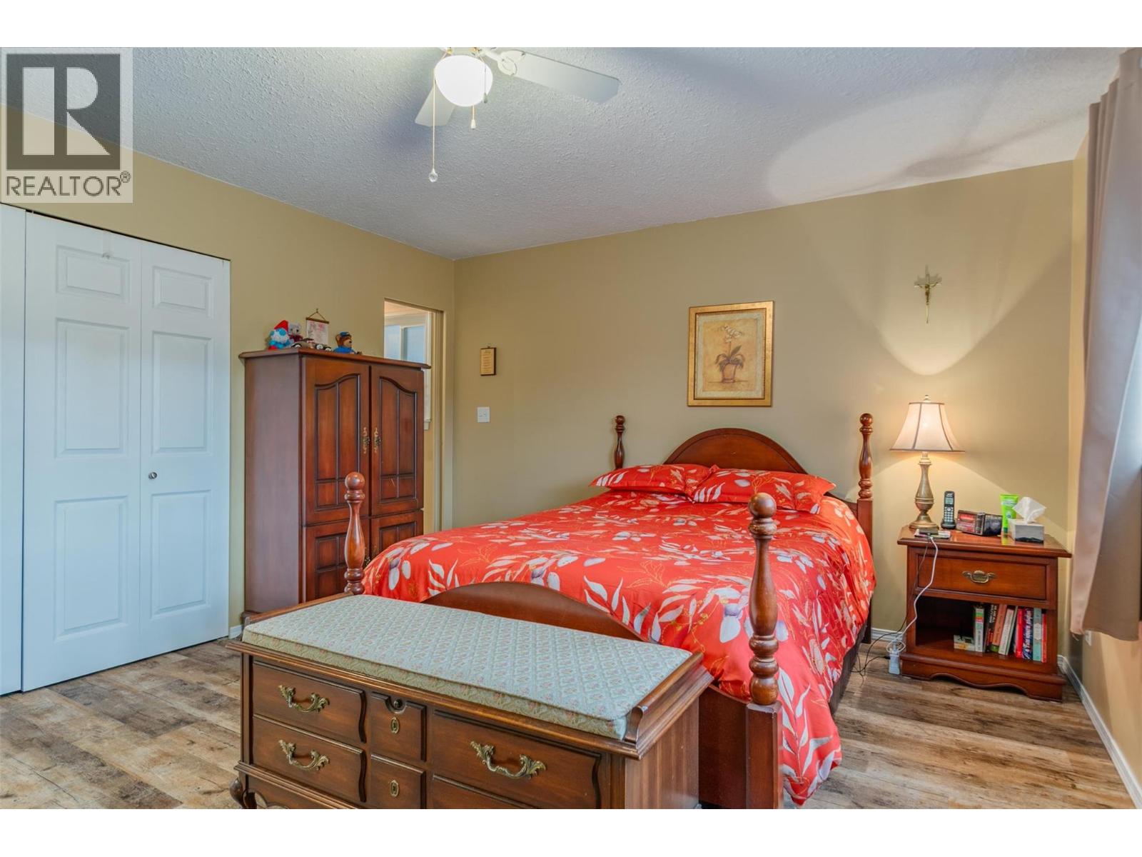 1224 Third Avenue, Trail