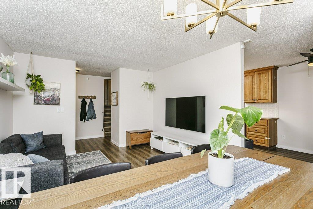 9412 176 AV NW, Edmonton