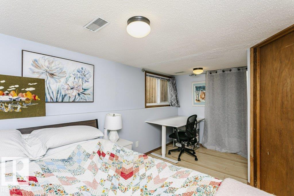 9412 176 AV NW, Edmonton