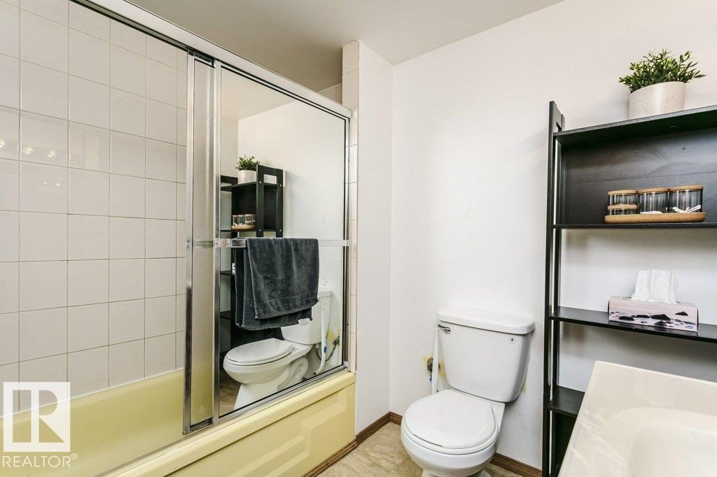 9412 176 AV NW, Edmonton