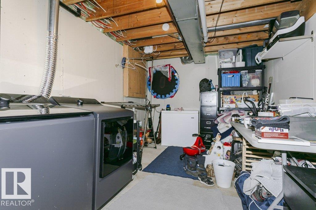 9412 176 AV NW, Edmonton