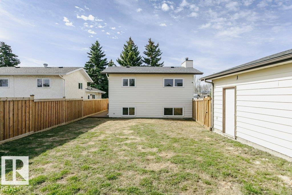 9412 176 AV NW, Edmonton