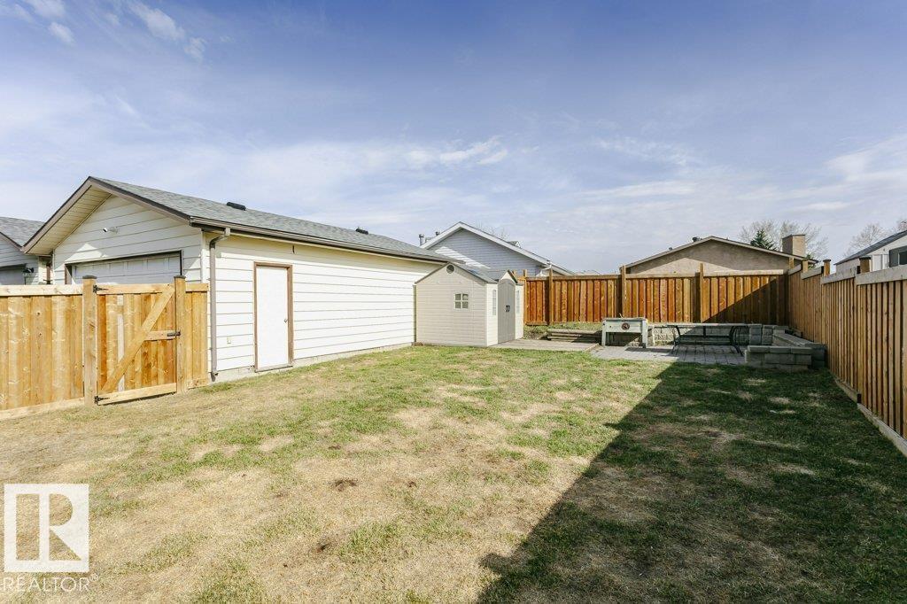 9412 176 AV NW, Edmonton