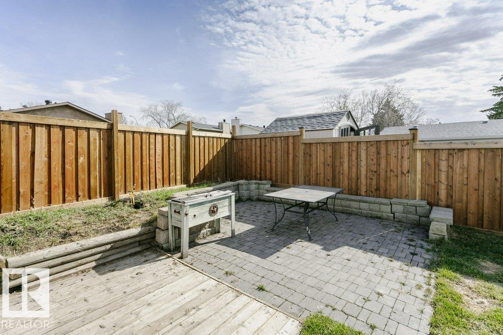 9412 176 AV NW, Edmonton