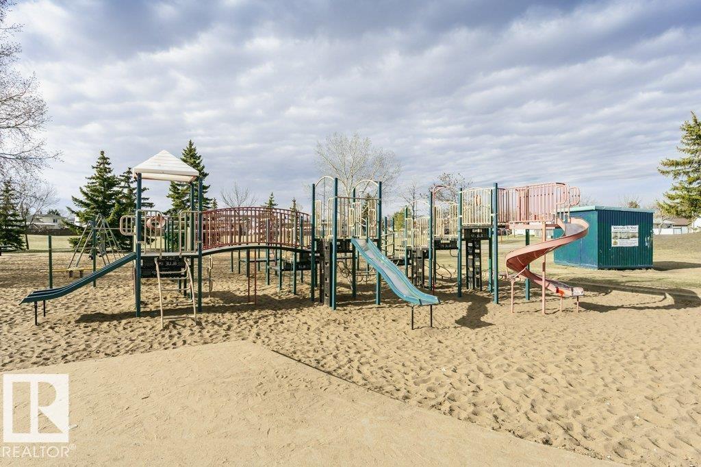 9412 176 AV NW, Edmonton