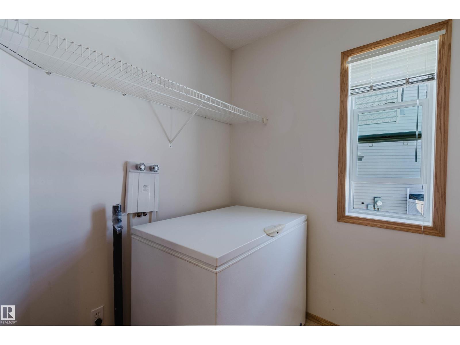 8608 160A AV NW, Edmonton