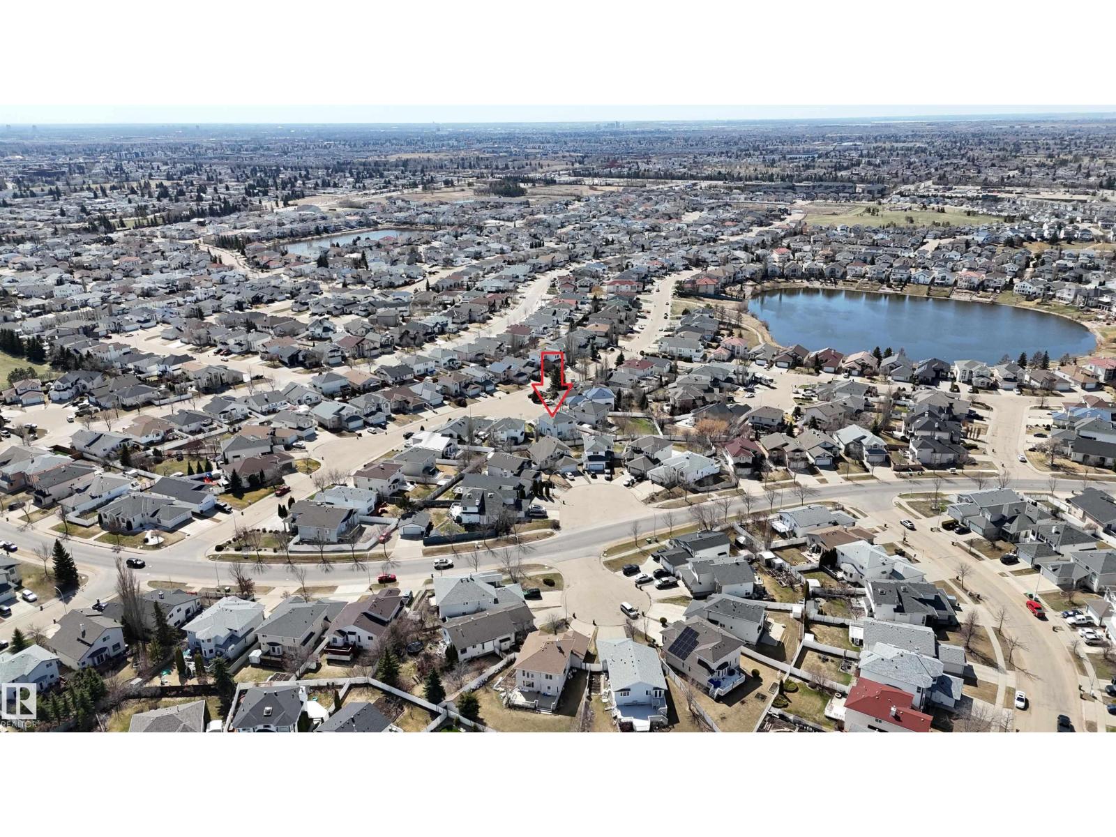 8608 160A AV NW, Edmonton
